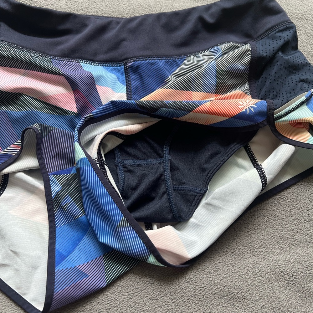 Athleta Colorblock Ready Set Go Running Shorts Si… - image 4
